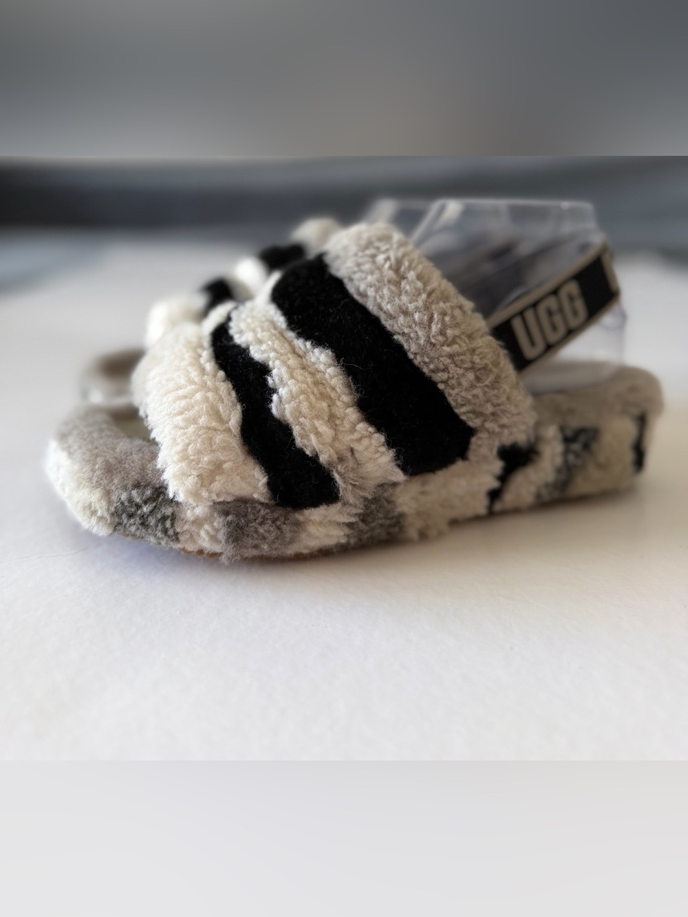 UGG Women’s Fluff Yeah Striped Shearling Slides Size 8